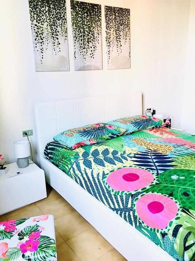Maiden-Art Apartment Arona Esterno foto
